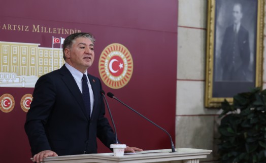 CHP'li Emir'den ‘ABD bayraklı ışıklandırmaya' çok sert tepki!
