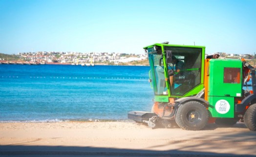 Çeşme'de yaz yoğunluğuna karşı temizlik seferberliği: Atık miktarı haziranda 5 bin tonu aştı