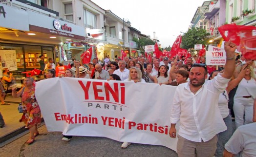Çeşme'de CHP'den toplu istifa: İlçe örgütü, belediye başkanı ve meclis üyeleri YENİ Parti'ye geçti