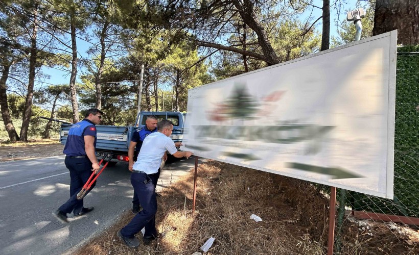 Çiçekliköy ve Yakaköy usülsüz tabelalardan temizlendi