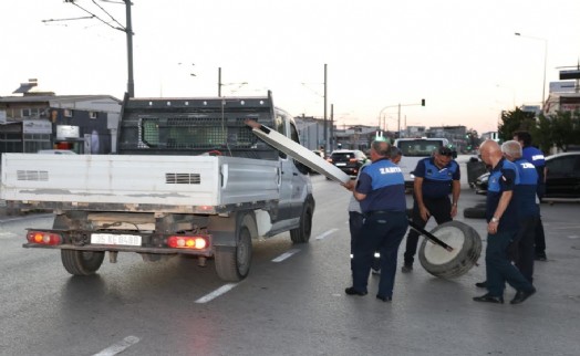 Çiğli Belediyesi'nden Atasanayi ve Semt Pazarlarında kapsamlı zabıta denetimi