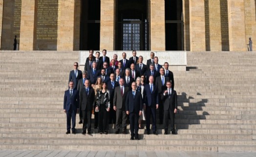 Dünyanın gözü Ankara'da! Zirve öncesi NATO heyetinden Anıtkabir ziyareti