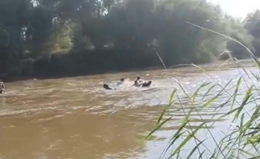 Eda ve Şahin'in Büyük Menderes Nehri'nde akıntıya kapıldıkları anlar kamerada