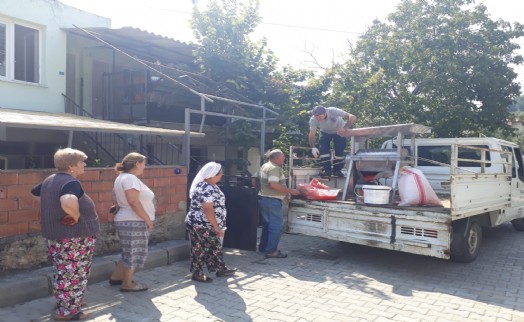 Efes Selçuk'ta salça hazırlıkları başladı