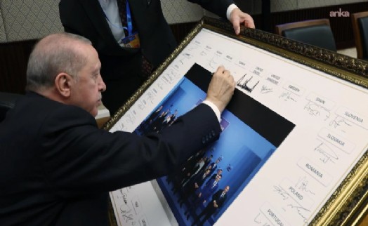 Erdoğan, NATO Ankara Zirvesi liderler tablosunu imzaladı