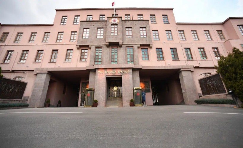 ‘Erlere tarihi geçmiş ilaç verildiği’ iddiasında bulunmuştu: Doktorun aday memurluğuna son verildi