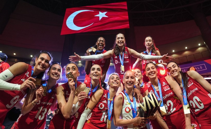 A Milli Kadın Voleybol Takımı'nın zaferi sonrası dünya sıralaması güncellendi!