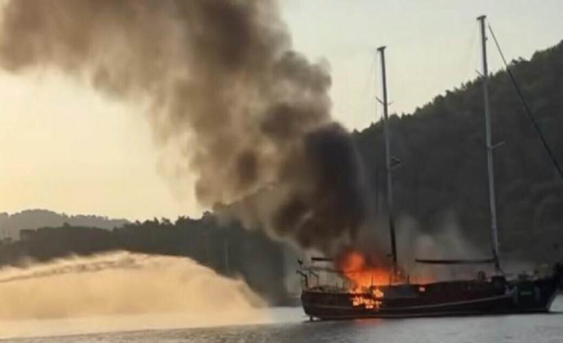Alevlere teslim olan charter teknesi battı: 8 kişi tahliye edildi
