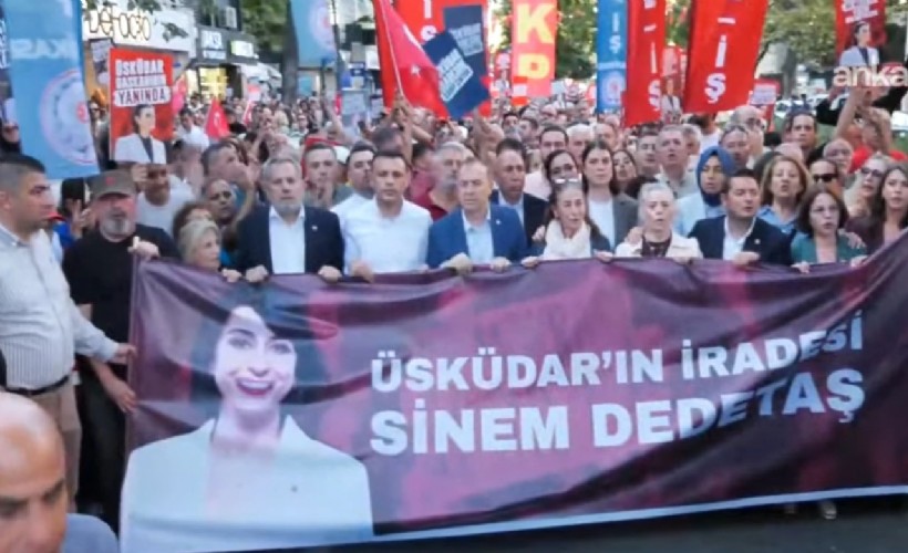 Gözaltındaki Sinem Dedetaş'a büyük destek: Yurttaşlar belediye önüne akın etti