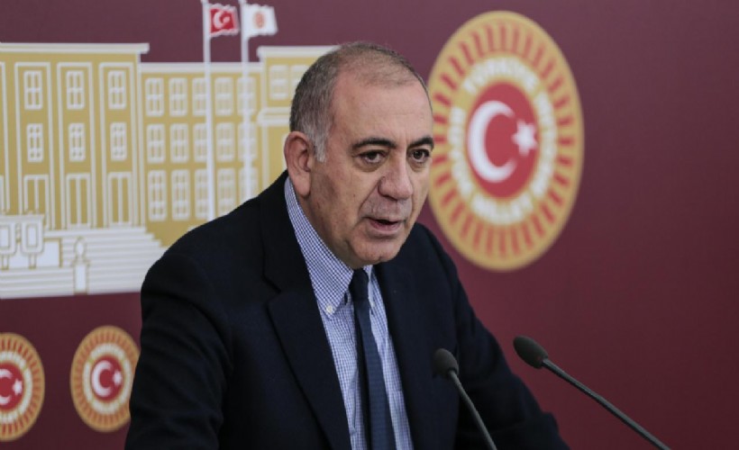 Gürsel Tekin duyurdu: CHP'de 7 ilçe başkanı görevden alındı