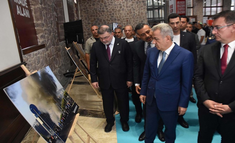 İzmir'de 15 Temmuz Dijital Deneyim Merkezi açıldı