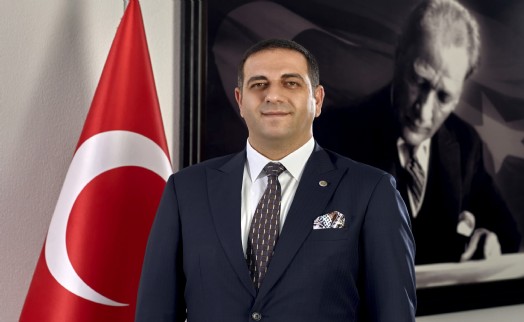 İzmir'de istifalar sürerken... Narlıdere Belediye Başkanı Erman Uzun 'baba ocağındayım' dedi