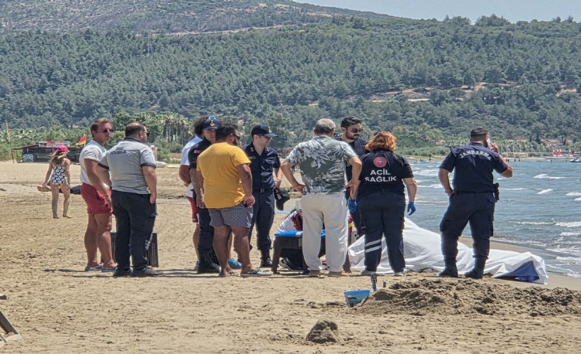 İzmir'de sahilde erkek cesedi bulundu