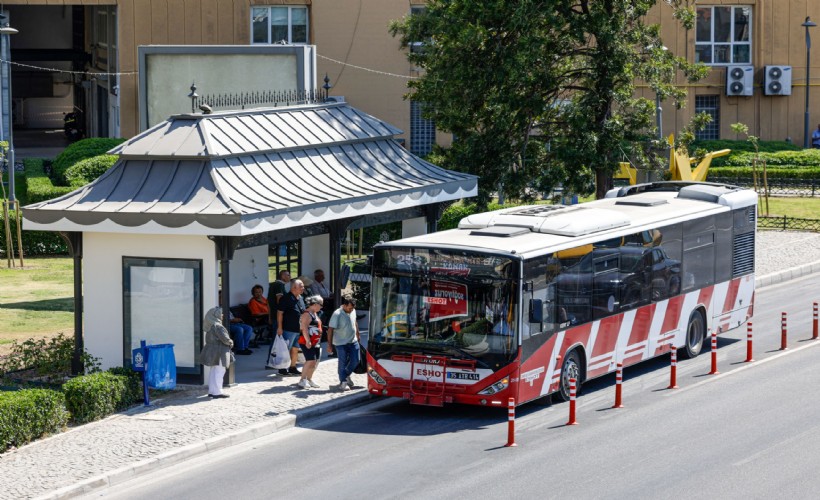 İzmir'in kimliğini yansıtan Konak Durağı hizmete açıldı