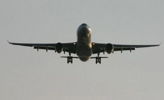İzmir uçağında bomba paniği