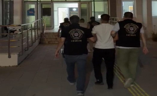 İzmir'de 280 bin sentetik ecza ele geçirildi; 3 gözaltı