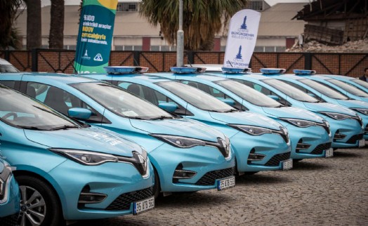 İzmir'in elektrikli araç filosuyla 25 milyonluk tasarruf