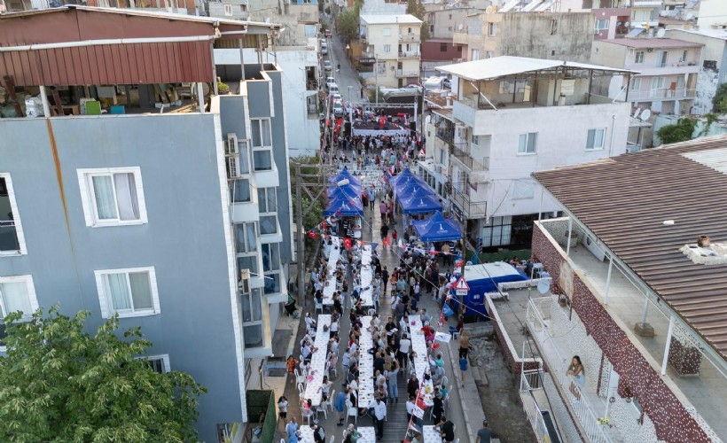 Karabağlar’da yaz akşamı şenliğe dönüştü