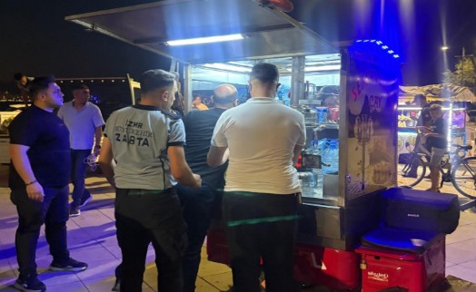 Karantina Parkı'nda izinsiz seyyar satışa ortak denetim