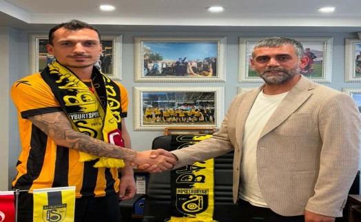 Karşıyaka'dan ayrılan İlyas imzayı Bayburt'a attı