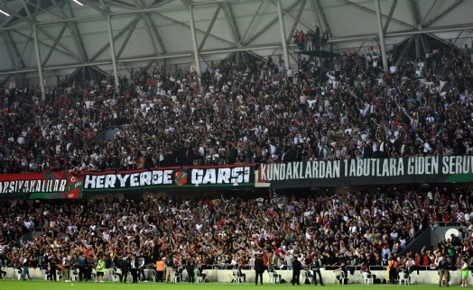 Karşıyaka'dan derbili start