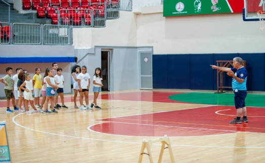 Karşıyakalı çocuklara yaza özel oryantiring eğitimi