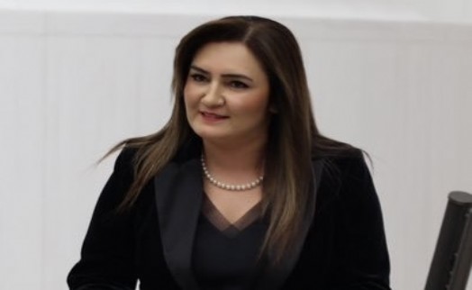 CHP'li Kılıç'tan zehir zemberek tepki: 'Logosuz kalmak tercih, köklerinden kopmak bedeldir'