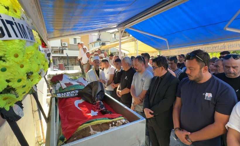 Kuşadası'nda kahreden ölüm: Emekli öğretmen son yolculuğuna uğurlandı