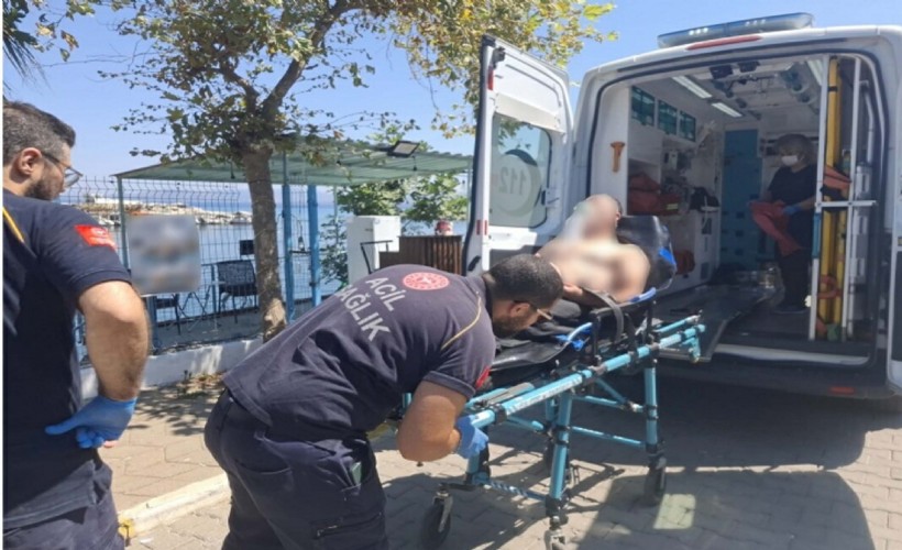 Kuşadası'nda tur teknesinde rahatsızlanan kişiye tıbbi tahliye