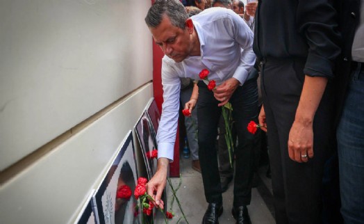 Madımak Katliamı'nda yaşamını yitirenler Sivas'ta anıldı: Özel de katıldı