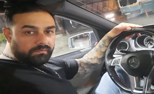 İzmir'de otomobilde bıçaklı kavga: 2 çocuk babası hayatını kaybetti