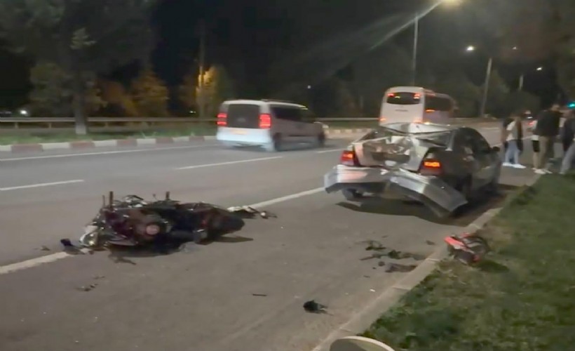 Otomobile çarpan motosikletin sürücüsü ağır yaralandı