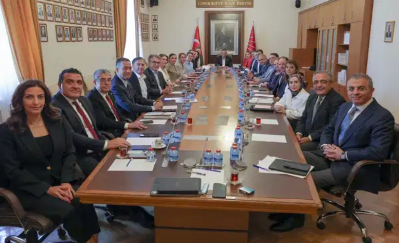 Özgür Özel cephesinden yeni parti mesajı: İsmi ve tarihi belli mi?