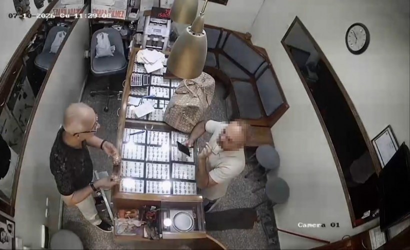 Altın satın alma bahanesiyle geldi, 2,5 milyonluk bilezikle kaçtı!