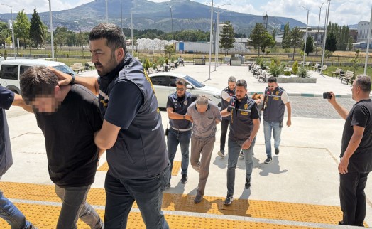 Servis araçları işletmecisine silahlı saldırıya ilişkin 3 gözaltı