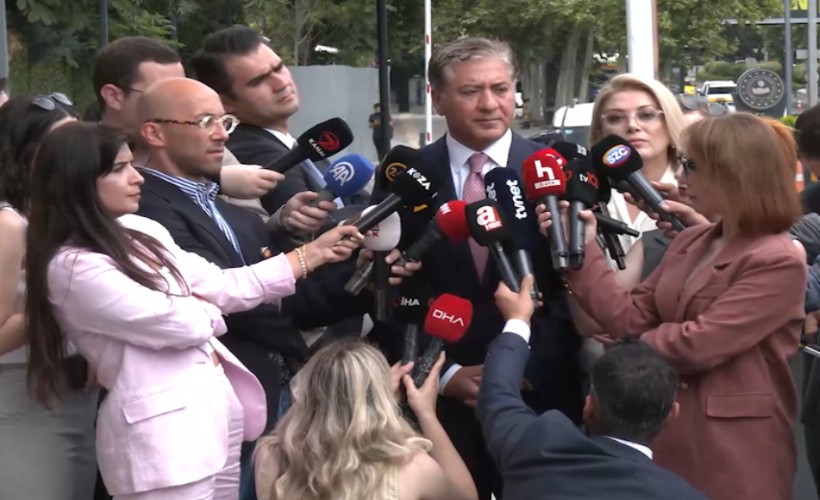 YENİ Parti'nin dilekçesi bakanlıta... Murat Emir: 'Bir süre daha beklemeyi tercih etmiş arkadaşımız var'