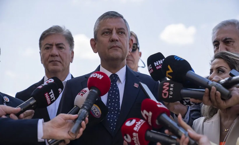 Yeni Parti için geri sayım başladı: Logosu nasıl olacak, hangi renkler kullanılacak?
