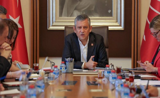 Yeni parti için kritik hafta: Özgür Özel kurmaylarını topluyor