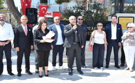 CHP’li Demirsoy’dan Gaziemir’de yoğun mesai: ‘Gidilmedik mahalle, çalınmadık kapı bırakmayacağız’