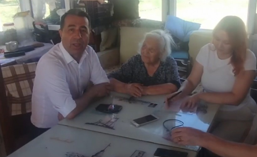 100 yaşındaki Müzeyyen Eröz, YENİ Parti üyesi oldu