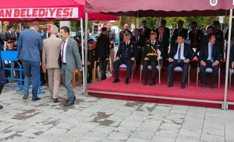 30 Ağustos töreninde protokol krizi: Muhalefet il başkanları alanı terk etti