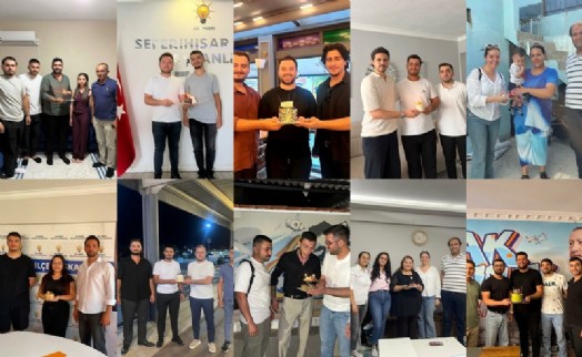 AK Parti İzmir Gençlik Kolları'ndan 25'inci yıla özel kutlama