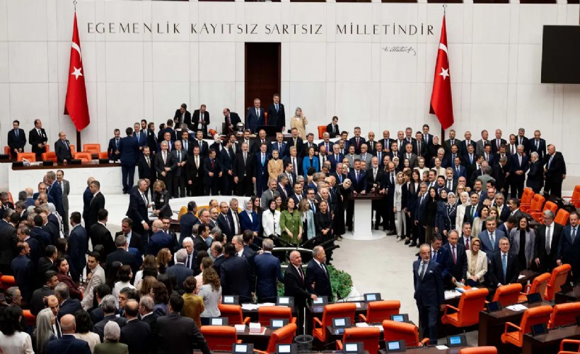 AK Parti'den teşkilatlara 'çerçeve yasa' rehberi: 'Öcalan serbest kalacak mı?' sorusunu da yanıtladılar