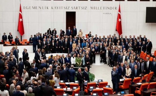 AK Parti'den teşkilatlara 'çerçeve yasa' rehberi: 'Öcalan serbest kalacak mı?' sorusunu da yanıtladılar