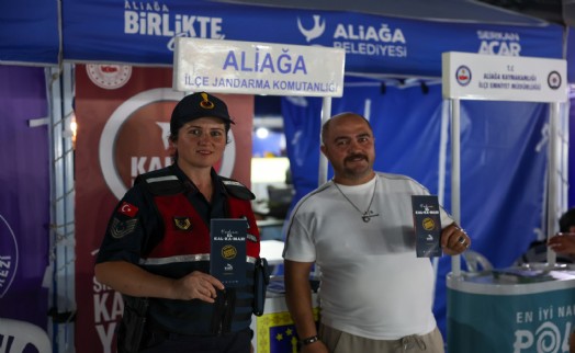 Aliağa'da bağımlılık ve aile farkındalığı için bilgilendirme stantları kuruldu