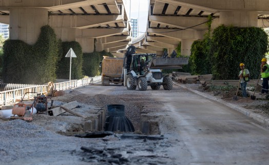 Alsancak'ın altyapısı güçleniyor! Liman Caddesi'nde yoğun tempo