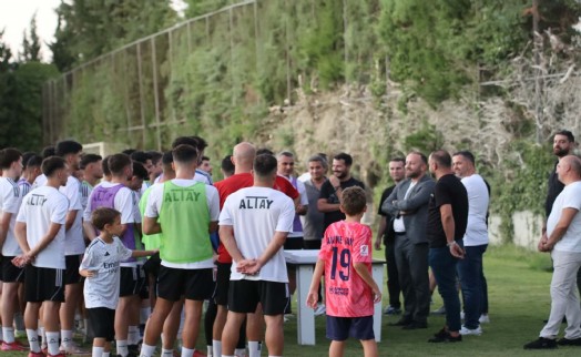 Altay camiadan destek bekliyor