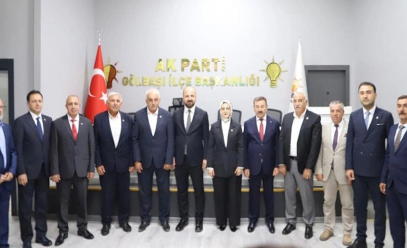 Ankara'da 6 CHP belediye meclis üyesi AK Parti'ye geçti