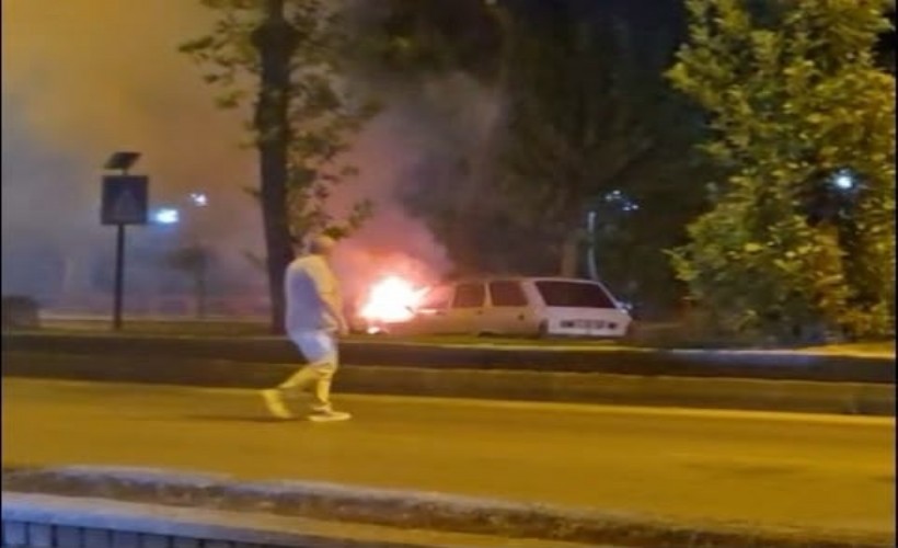 Aydın'daki seyir halindeki otomobil alev aldı