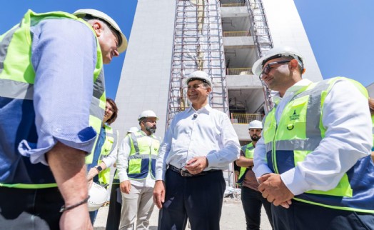 Başkan Tugay, Eşrefpaşa Hastanesi'nin yeni binasını inceledi; Hedef: 2027
